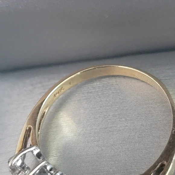 1 CTW 10k YG and WG Tiered Diamond 3 rows - Picture 5 of 15